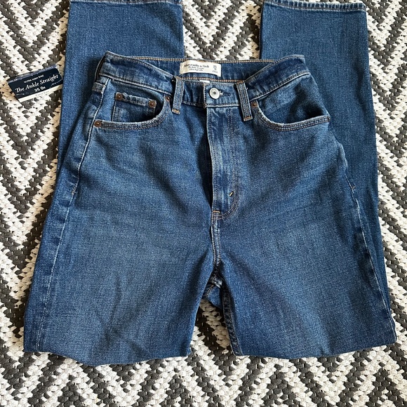 NWOT Abercrombie & Fitch Curve Love The Ankle Straight Ultra High Rise Jean - Picture 4 of 7